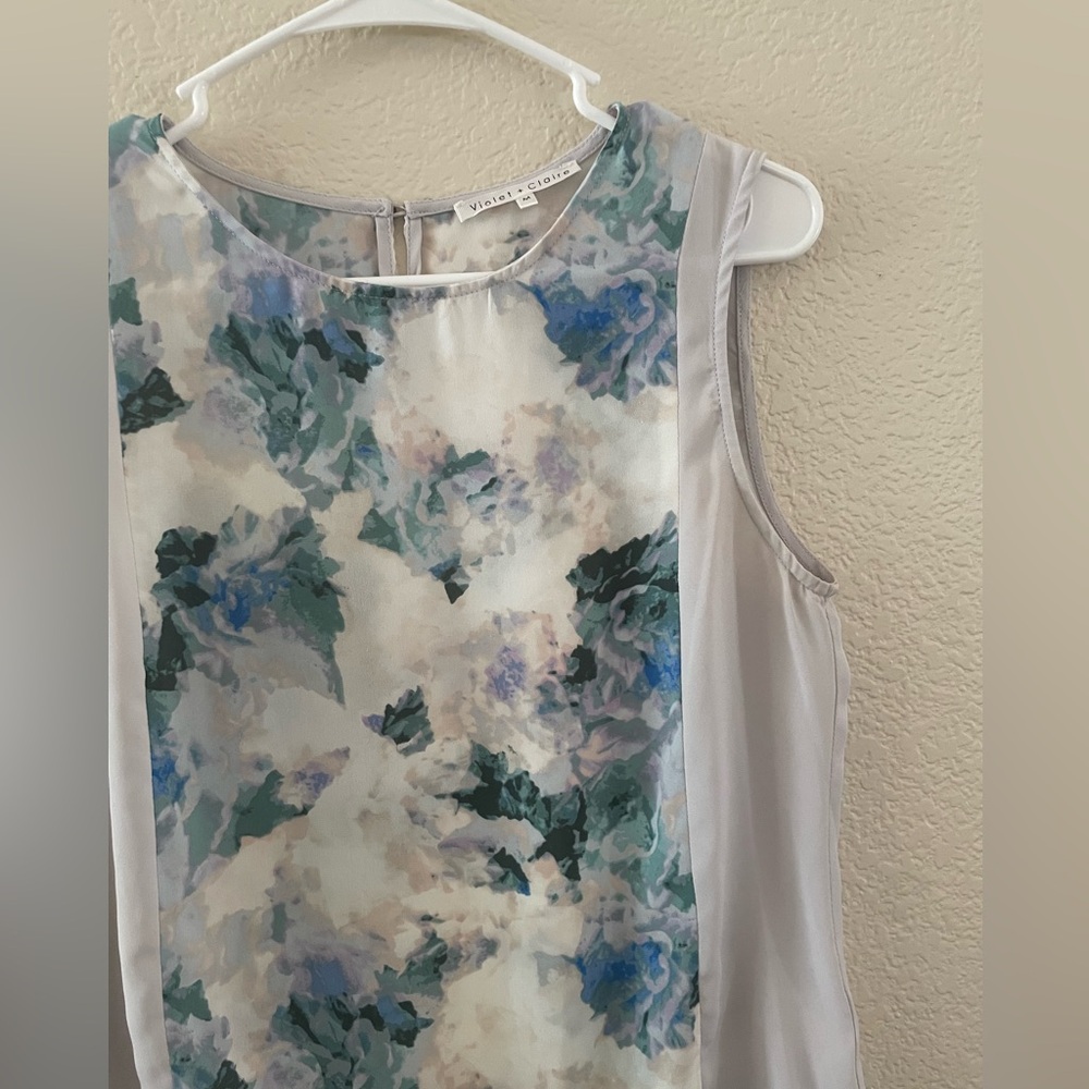 Floral print top - Picture 2 of 6